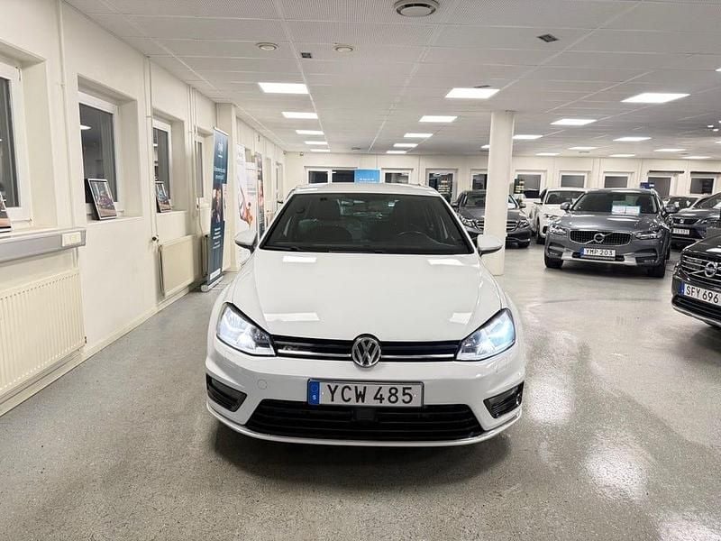 Begagnad VW Golf VII R-line 150 HK (110 kW) 2016 Vit