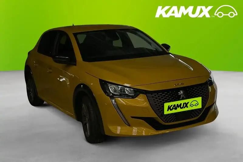 Gul/beige Begagnad 2022 Peugeot e-208 Allure Halvkombi | 154 700 kr (Superpris) - Bild 1/4