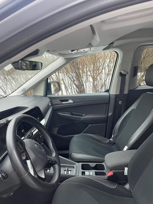 Begagnad Ford Grand Tourneo Connect 122 HK (89 kW) 2023 Stardust silver Minibuss