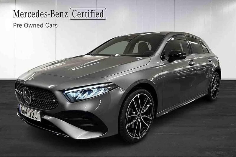 Begagnad Mercedes A250 2026 Grå Halvkombi