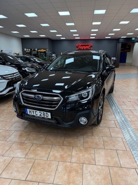 Svart Begagnad 2019 Subaru Outback SUV | 309 000 kr (Marknadspris) - Bild 1/4