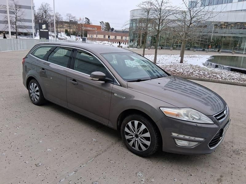 Begagnad Ford Mondeo S 163 HK (119 kW) 2012 Metallic Kombi