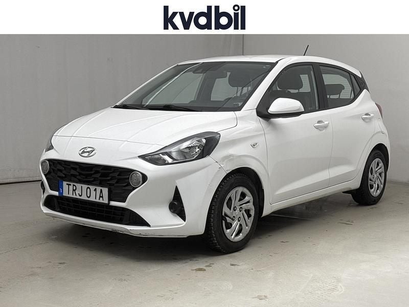 Vit Begagnad 2022 Hyundai i10 Halvkombi | 115 000 kr (Bra pris) - Bild 1/3