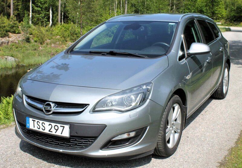Grå Begagnad 2015 Opel Astra drive Kombi | 95 000 kr (Dyr) - Bild 1/4
