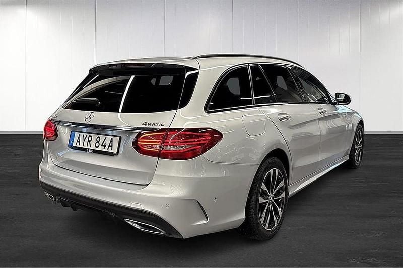 Begagnad Mercedes C220 Night 194 HK (142 kW) 2020 Silver Kombi