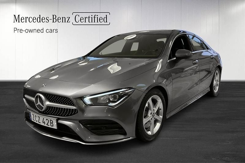 Grå Begagnad 2019 Mercedes CLA200 AMG Sportkupé | 269 900 kr (Marknadspris) - Bild 1/4