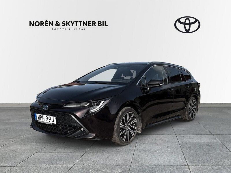 Mörkbrun Begagnad 2022 Toyota Corolla Style Kombi | 269 000 kr (Lite dyr) - Bild 1/3