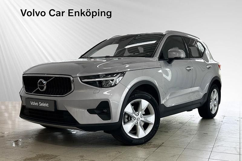 Silver Begagnad 2024 Volvo XC40 Core SUV | 334 900 kr (Bra pris) - Bild 1/3