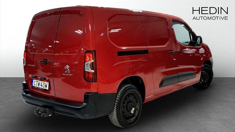 Begagnad Peugeot Partner 131 HK (96 kW) 2020 Röd Minibuss