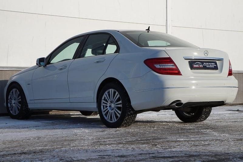 Begagnad Mercedes C220 Avantgarde 170 HK (125 kW) 2011 Vit Sedan