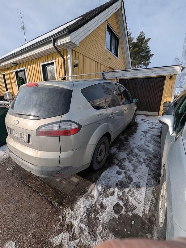 Begagnad Ford S-MAX S 145 HK (106 kW) 2010 Minibuss