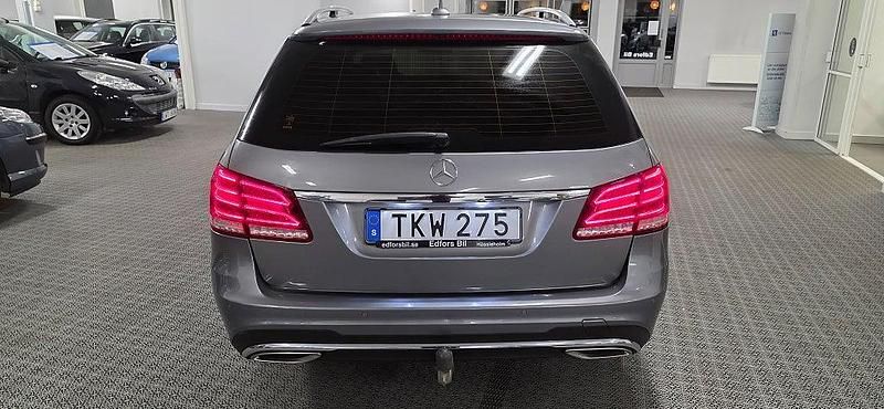 Begagnad Mercedes E220 Classic 170 HK (125 kW) 2014 Silver Kombi