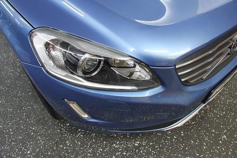 Begagnad Volvo XC60 Momentum 181 HK (133 kW) 2014 Blå SUV