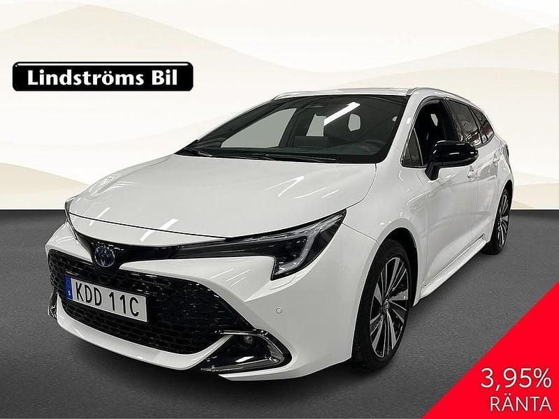 Begagnad Toyota Corolla Style 141 HK (103 kW) 2025 Vit Kombi