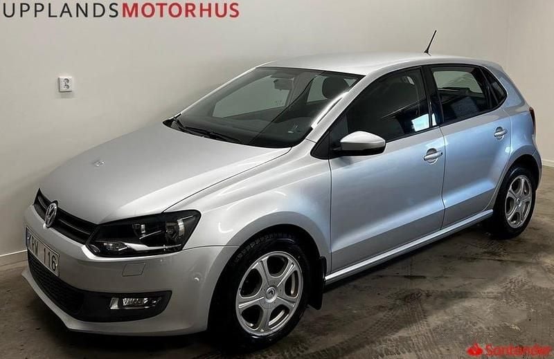 Silver Begagnad 2010 VW Polo Halvkombi | 56 900 kr (Marknadspris) - Bild 1/4