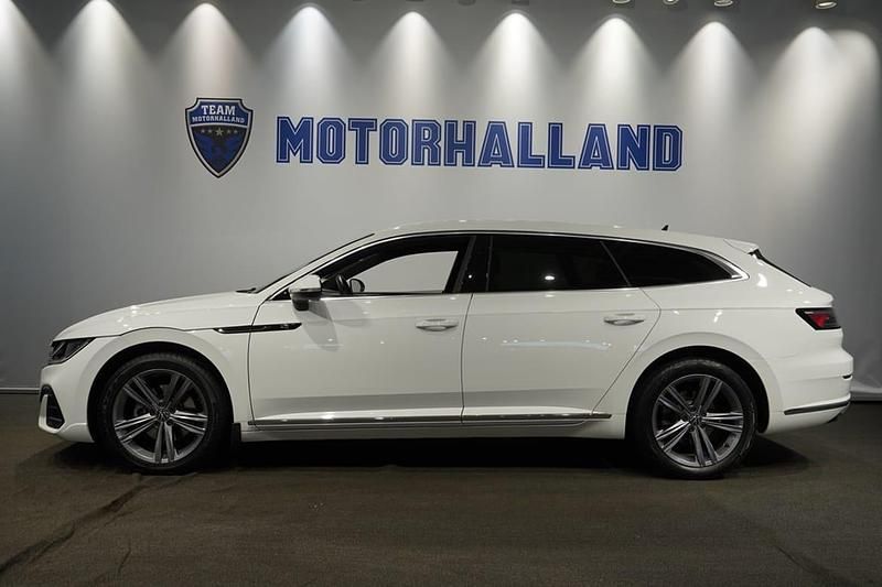 Vit Begagnad 2022 VW Arteon R-line Kombi | 299 900 kr (Marknadspris) - Bild 1/4