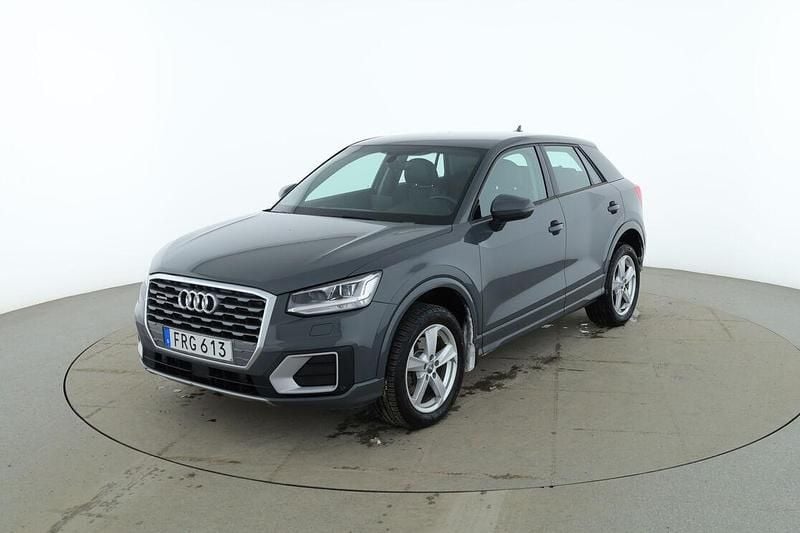Grå Begagnad 2018 Audi Q2 Sport SUV | 233 000 kr - Bild 1/3
