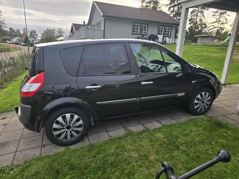 Svart Begagnad 2006 Renault Scénic II Minibuss | 16 000 kr (Marknadspris) - Bild 1/4