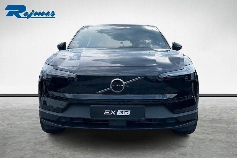 Svart Ny 2025 Volvo EX30 Plus SUV | 474 900 kr (Marknadspris) - Bild 1/4