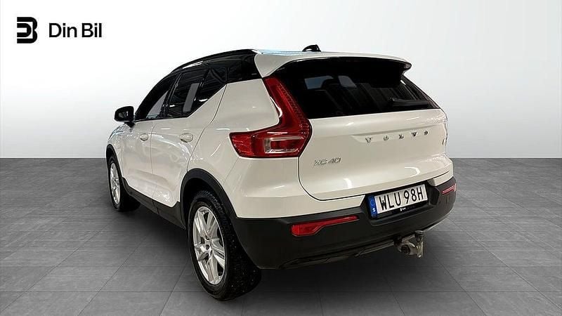 Begagnad Volvo XC40 R-Design 179 HK (131 kW) 2020 Vit SUV