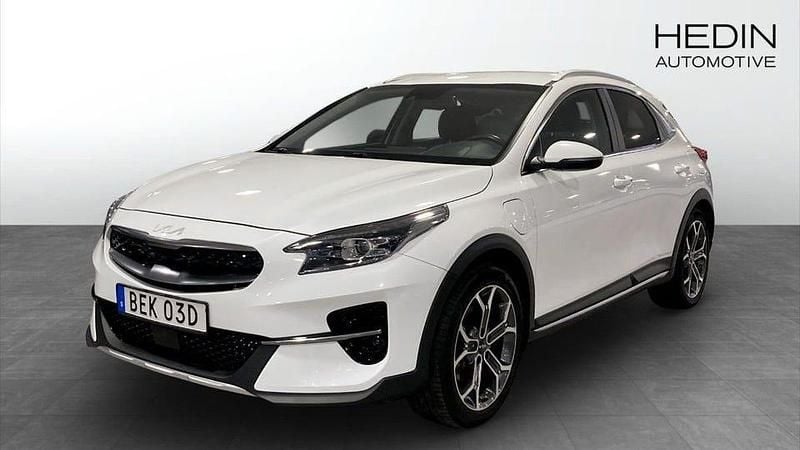 Vit Begagnad 2022 Kia XCeed Advance SUV | 234 900 kr (Marknadspris) - Bild 1/4