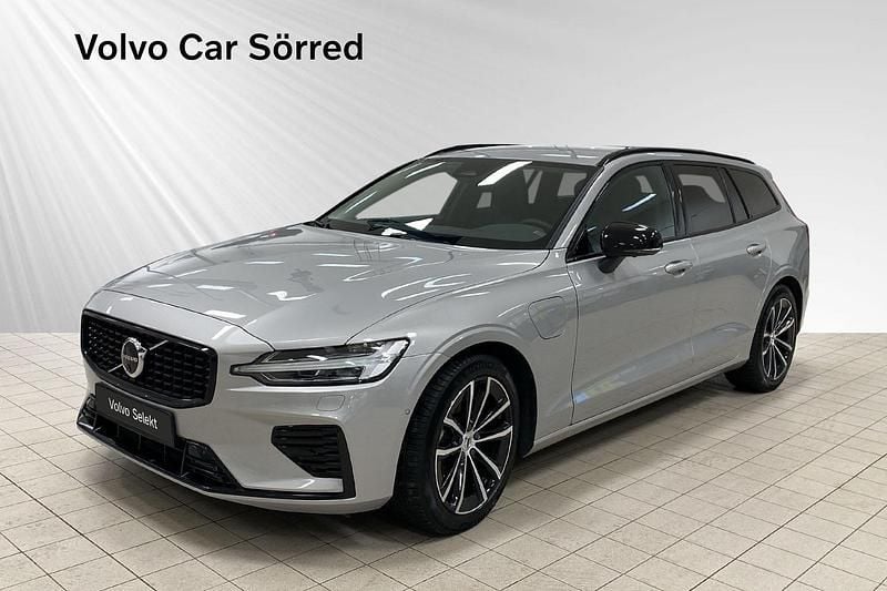 Silver Begagnad 2024 Volvo V60 Plus Kombi | 469 900 kr (Dyr) - Bild 1/3