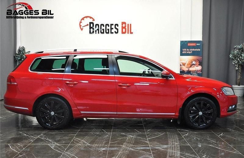 Röd Begagnad 2012 VW Passat Kombi | 59 900 kr (Superpris) - Bild 1/4