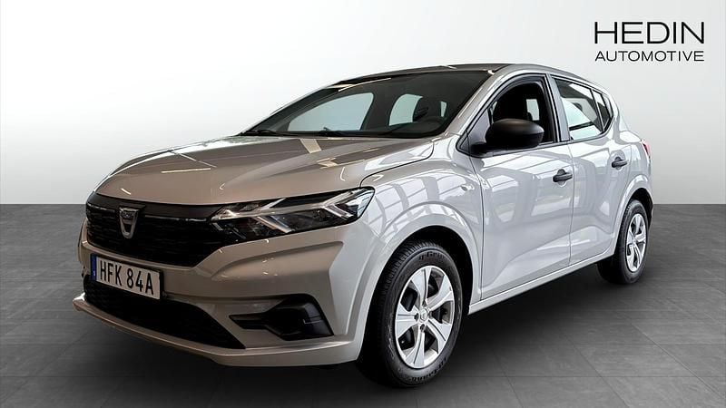 Grå (grey) Begagnad 2022 Dacia Sandero Halvkombi | 119 900 kr (Bra pris) - Bild 1/4