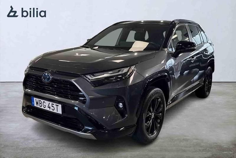 Grå Begagnad 2024 Toyota RAV4 Hybrid SUV | 429 900 kr (Bra pris) - Bild 1/1