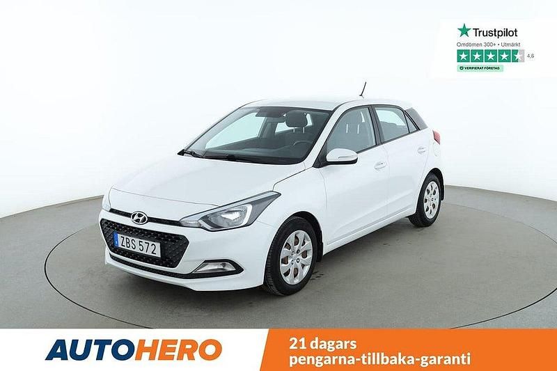 Vit Begagnad 2017 Hyundai i20 Halvkombi | 137 000 kr (Lite dyr) - Bild 1/4