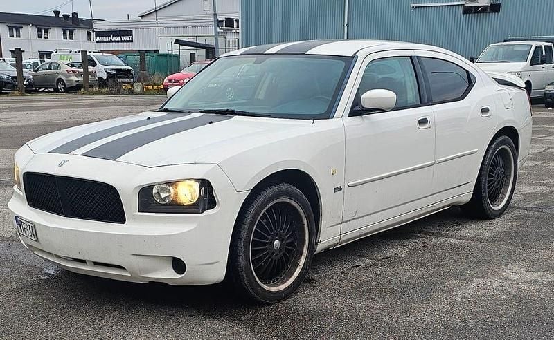 Begagnad 2010 Dodge Charger SXT Sedan | 59 500 kr - Bild 1/4