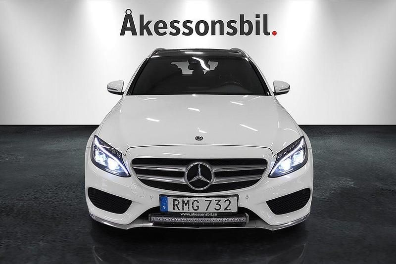 Begagnad Mercedes C220 AMG line 170 HK (125 kW) 2017 Vit Kombi