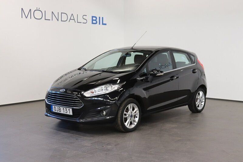 Svart Begagnad 2016 Ford Fiesta Titanium Halvkombi | 79 900 kr (Marknadspris) - Bild 1/4