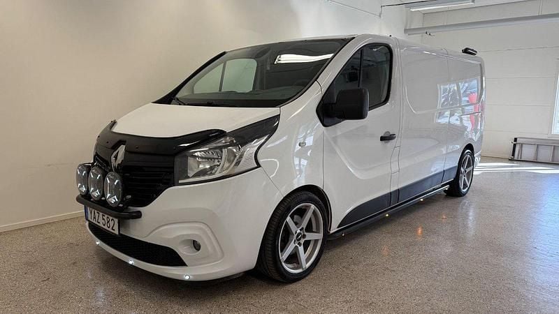 Vit Begagnad 2016 Renault Trafic Van | 109 900 kr (Dyr) - Bild 1/4