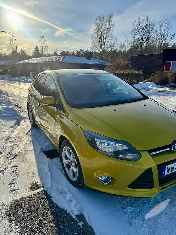 Begagnad Ford Focus 115 HK (84 kW) 2011 Mustard olive