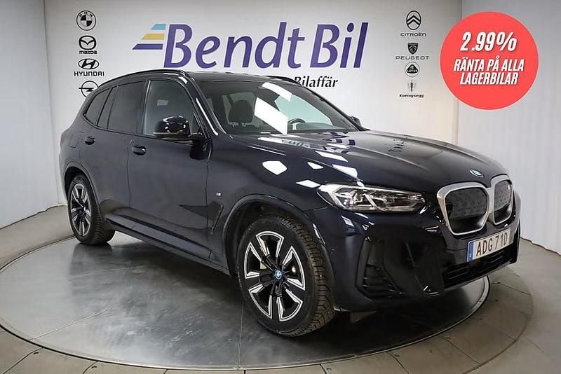 Svart Begagnad 2022 BMW iX3 Shadowline SUV | 449 500 kr (Bra pris) - Bild 1/4