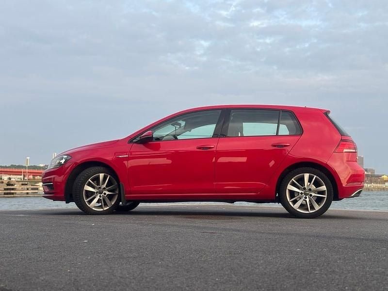 Begagnad 2018 VW Golf VII Halvkombi | 141 000 kr (Bra pris) - Bild 1/4