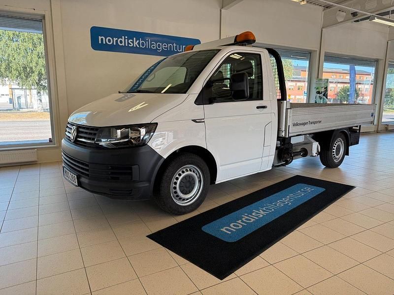 Vit Begagnad 2017 VW T6 Van | 269 900 kr - Bild 1/4