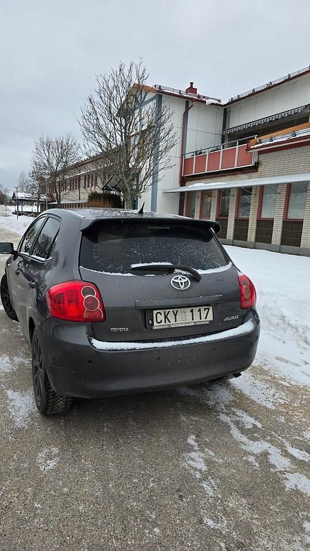 Begagnad Toyota Auris 124 HK (91 kW) 2008 Halvkombi