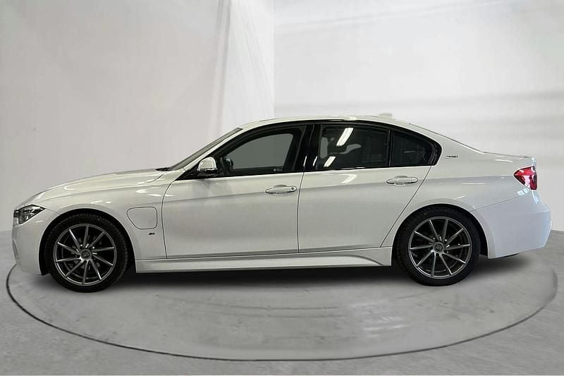 Begagnad BMW 330 M Sport 252 HK (185 kW) 2018 Vit Sedan