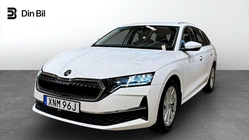 Vit Begagnad 2025 Skoda Octavia Selection Kombi | 309 900 kr (Marknadspris) - Bild 1/4