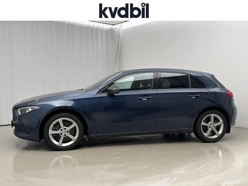 Begagnad Mercedes A250 160 HK (117 kW) 2021 Blå metallic