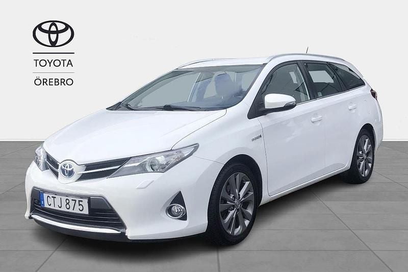 Vit Begagnad 2014 Toyota Auris Touring Sports Active Kombi | 129 900 kr (Marknadspris) - Bild 1/4
