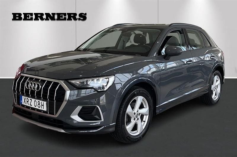Grå Begagnad 2020 Audi Q3 Advanced SUV | 249 900 kr (Marknadspris) - Bild 1/4