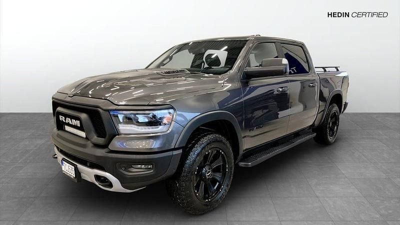 Begagnad RAM 1500 401 HK (294 kW) 2019 Grå Pickup
