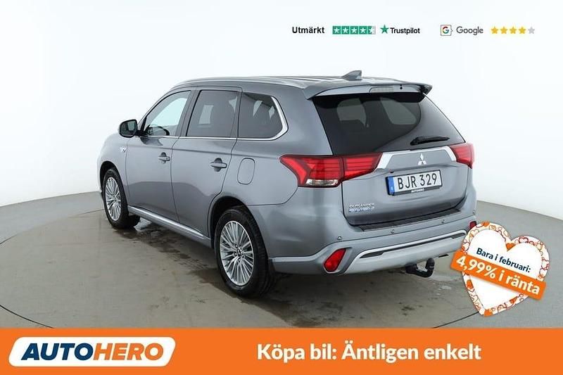 Begagnad Mitsubishi Outlander 227 HK (166 kW) 2020 Grå SUV