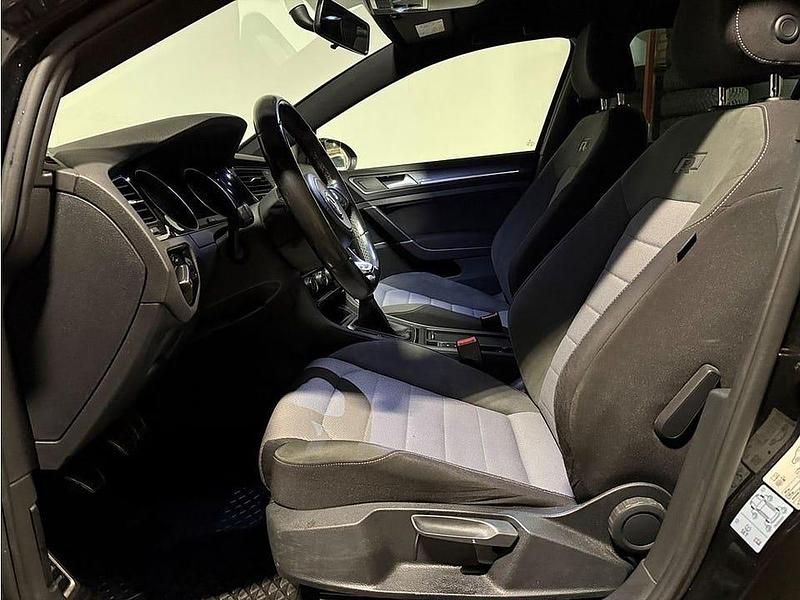 Begagnad VW Golf VII R-line 150 HK (110 kW) 2016 Svart