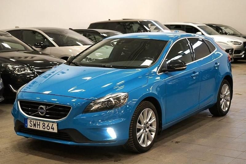 Begagnad Volvo V40 R-Design 150 HK (110 kW) 2015 Blå Halvkombi