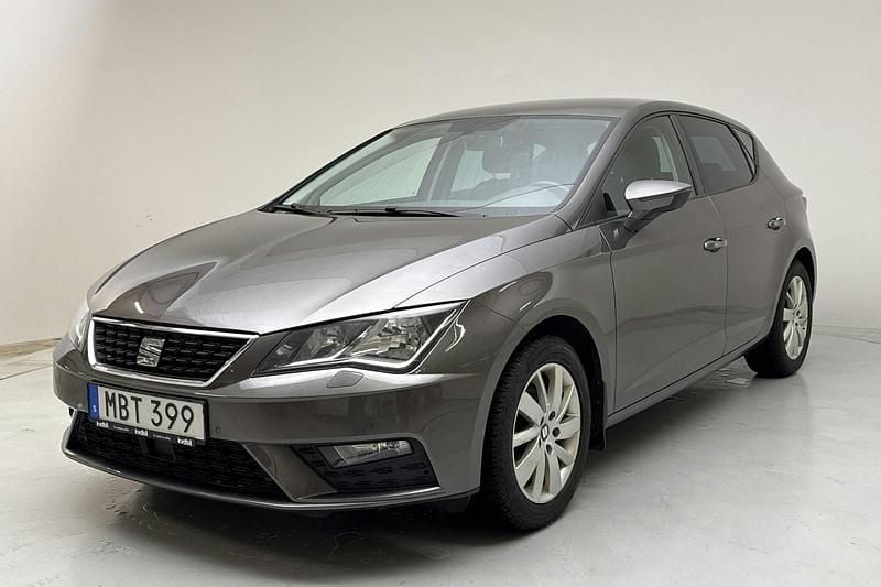 Grå Begagnad 2017 Seat Leon Style | 108 000 kr (Marknadspris) - Bild 1/4