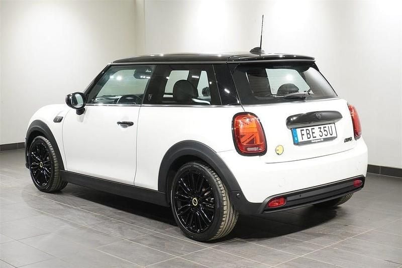 Begagnad Mini Cooper 135 kW (184 HK) 2023 Nanuq white Halvkombi